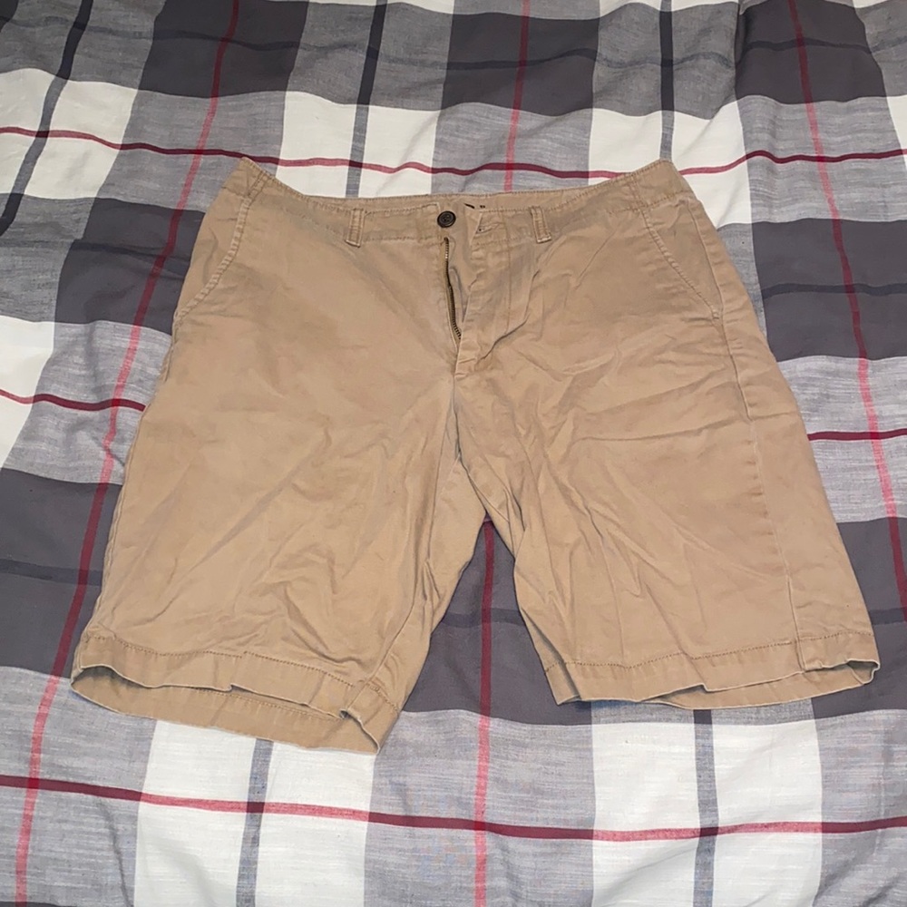 Old Navy Men’s Khaki Shorts